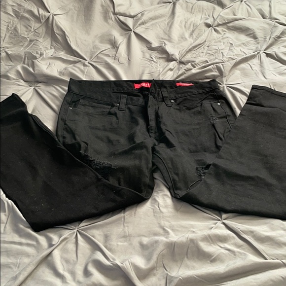 Guess men’s destroyed jeans - Picture 3 of 4